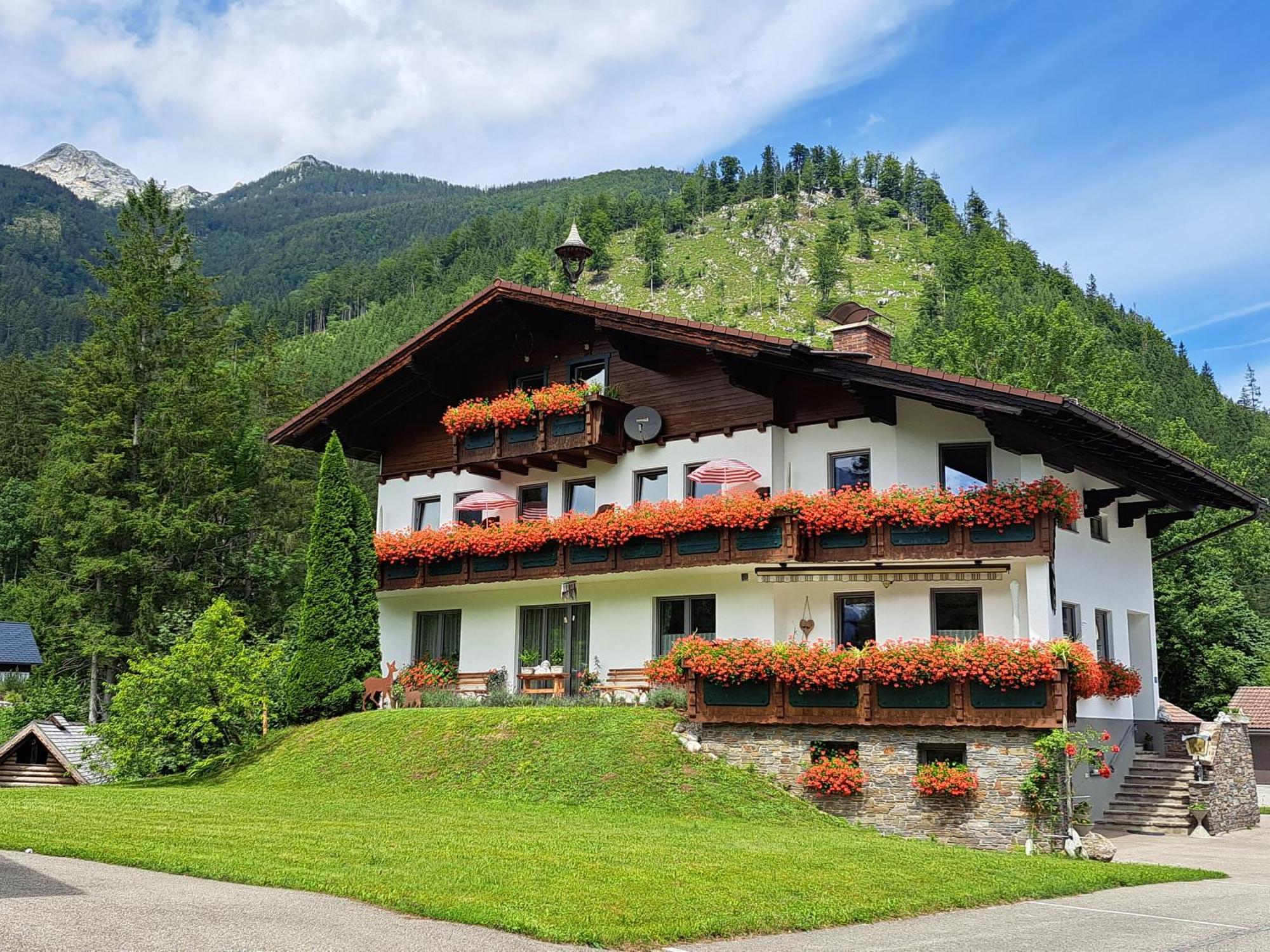 Hotel Garni Landhaus Buertlmair Hinterstoder Bagian luar foto