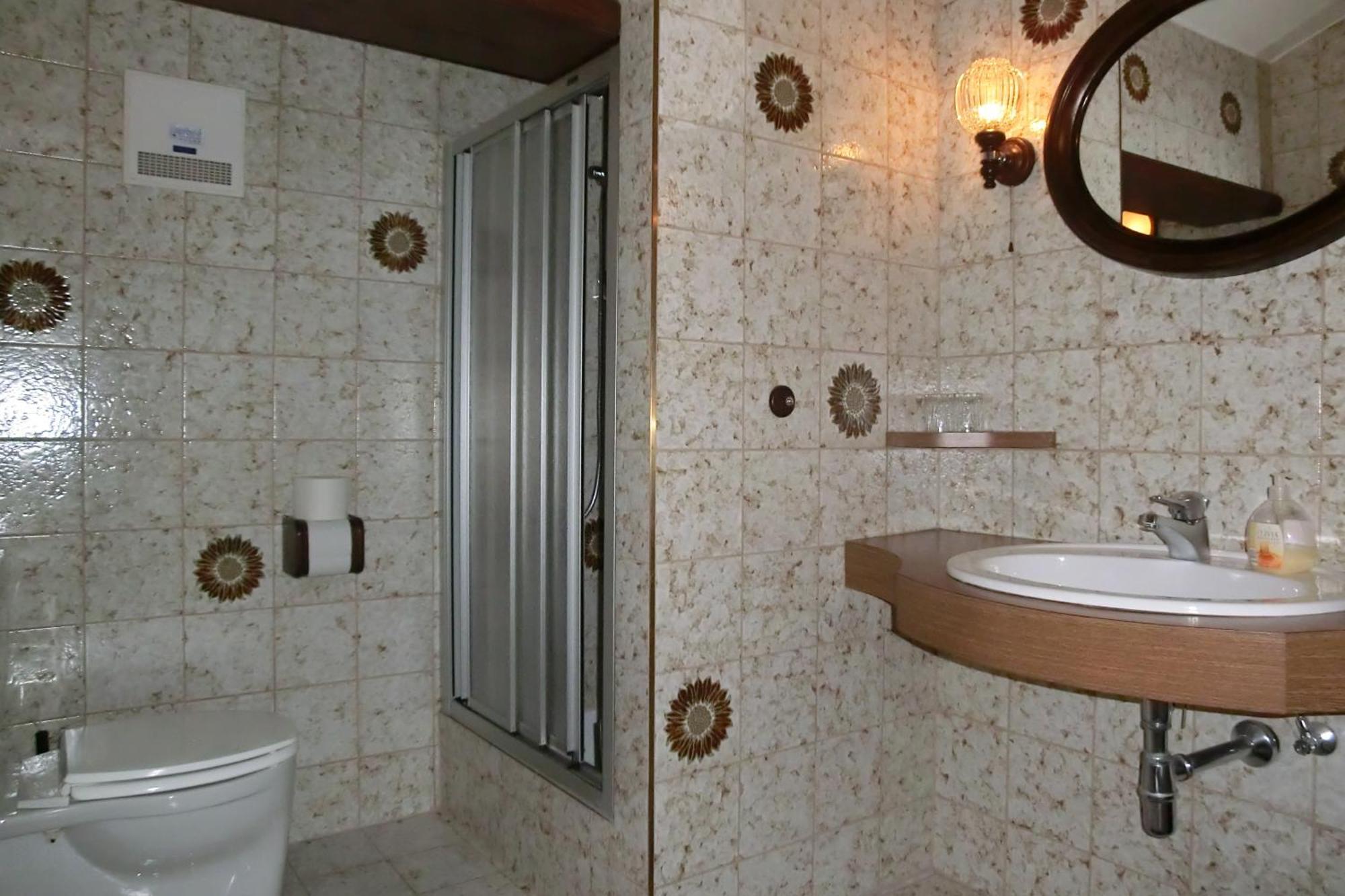 Hotel Garni Landhaus Buertlmair Hinterstoder Ruang foto